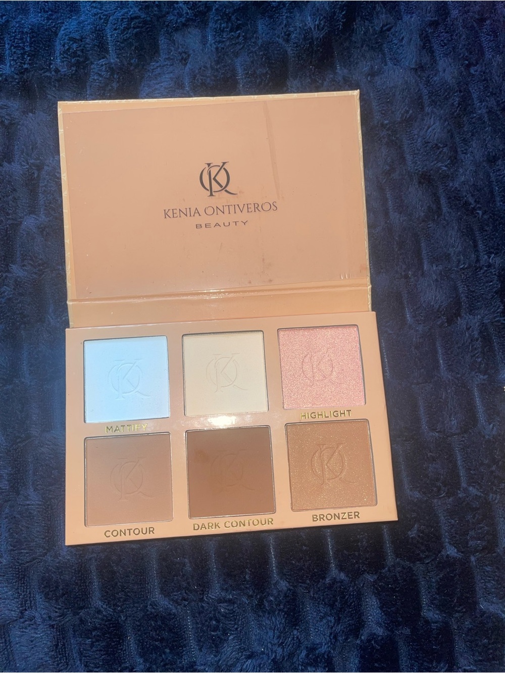 Kenia Ontiveros Beauty Set and define Kit